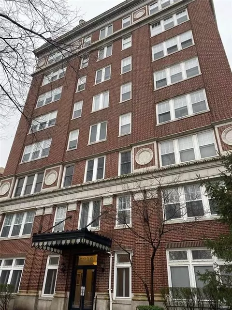 5330 Pershing Ave #606, Saint Louis, MO 63112