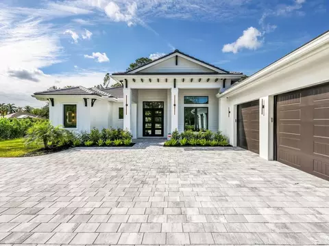 3233 64th St SW, Naples, FL 34105