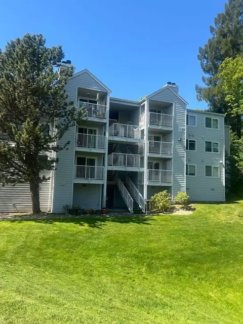 975 Aberdeen Ave NE, Renton, WA 98056