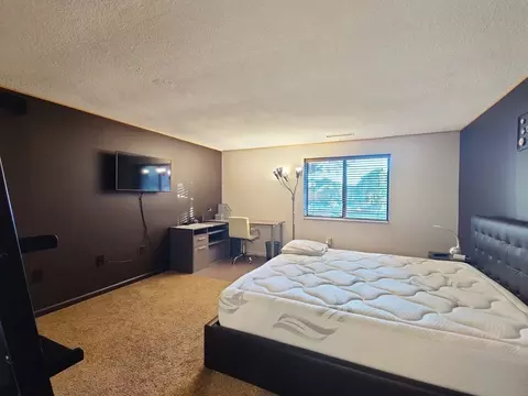 22 9th St #205, Medford, MA 02155