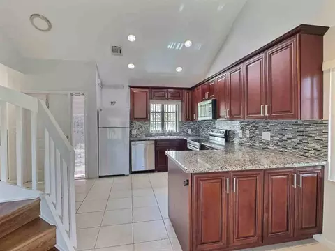 2652 Riverside Dr, Coral Springs, FL 33065
