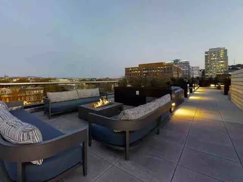 230 SW Ash St, Portland, OR 97204