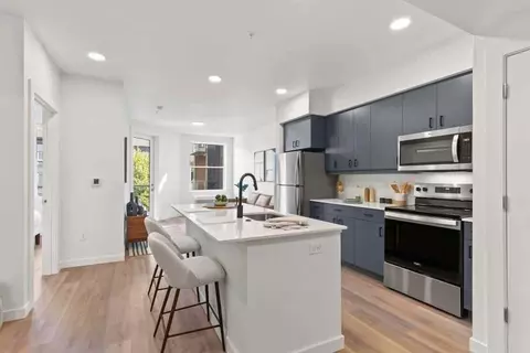 1245 N Anchor Way, Portland, OR 97217