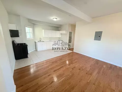 826 S 15th St #3R, Newark, NJ 07108