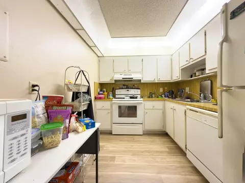 919 Hillcrest Dr #511, Hollywood, FL 33021