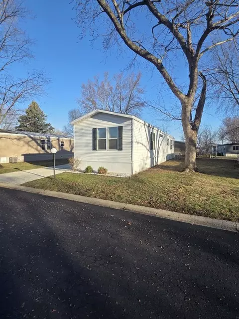 103 Oak Ave #103N, Sandwich, IL 60548
