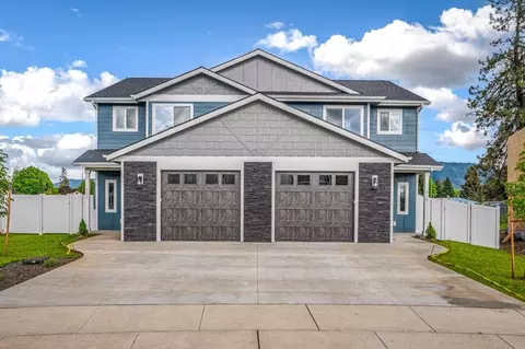 218 E Lobo Loop, Hayden, ID 83835