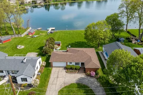 915 James K Blvd, Pontiac, MI 48341