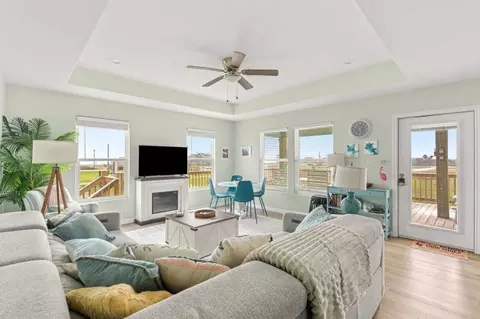 1062 Cedar Ln #1466498P, Gilchrist, TX 77617