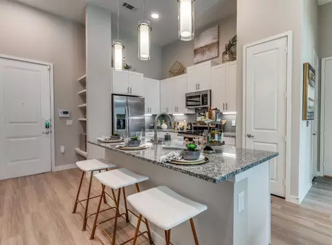 735 Washington Dr #ID114.02, Arlington, TX 76011