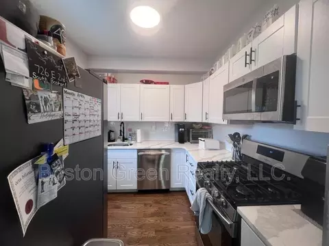 726 E 2nd St #3, Boston, MA 02127