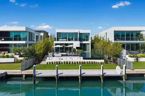 Undisclosed, Miami Beach, FL 33140