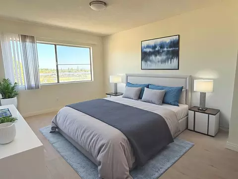 10200 De Soto Ave #327, Los Angeles, CA 91311