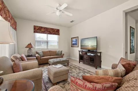 1419 Fairview Cir #1467670P, Four Corners, FL 34747