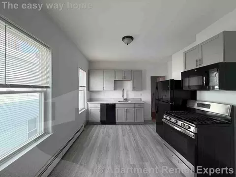61 Webster Ave #3R, Cambridge, MA 02141