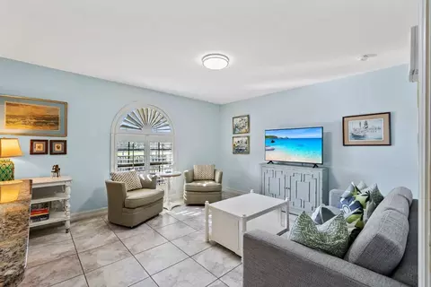 655 8th Ave S #1504166P, Naples, FL 34102