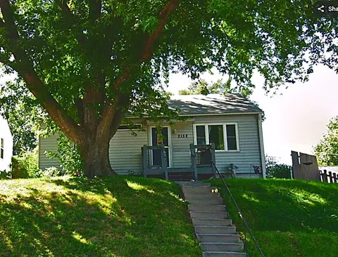 2132 S 48th Ave, Omaha, NE 68106