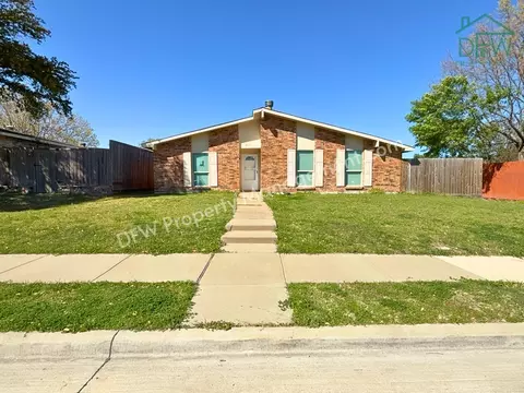 8917 Vernon Dr, Rowlett, TX 75088