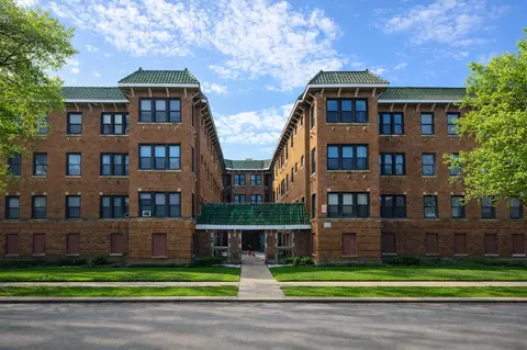 6700 S Merrill Ave #2W, Chicago, IL 60649