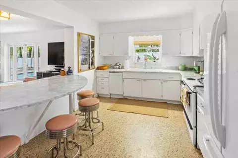 202 32nd St, West Palm Beach, FL 33407