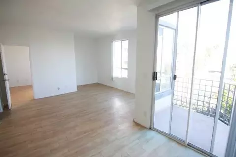 884 Palm Ave #301, West Hollywood, CA 90069