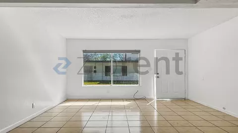 132 W 18th St #2, Merced, CA 95340