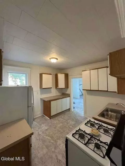 169 Kingsboro Ave, Gloversville, NY 12078