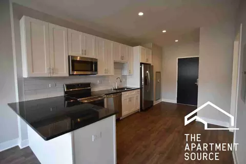 3833 N Broadway St #218, Chicago, IL 60613