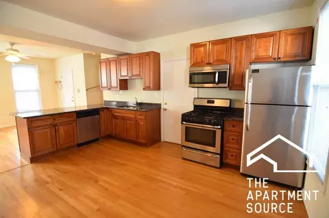 3234 N Clark St #2N, Chicago, IL 60657