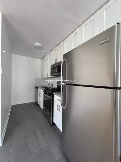 6972 N Sheridan Rd #214, Chicago, IL 60626