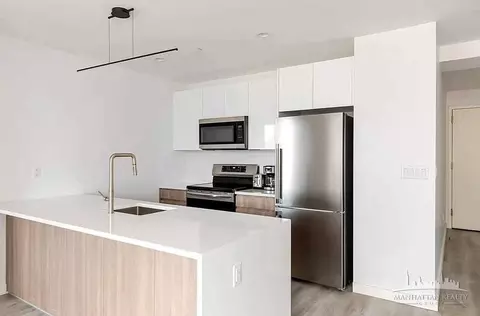 77 Commercial St #4001, Brooklyn, NY 11222