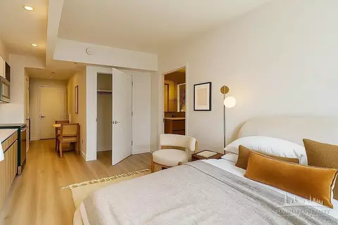 77 Commercial St #1523, Brooklyn, NY 11222