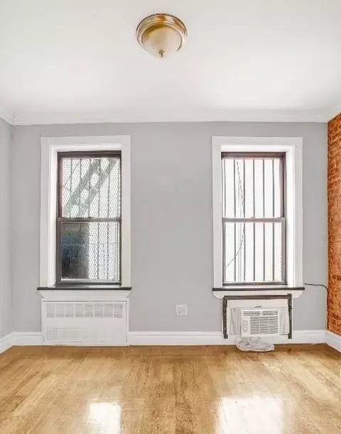 345 W 53rd St #2A, New York, NY 10019