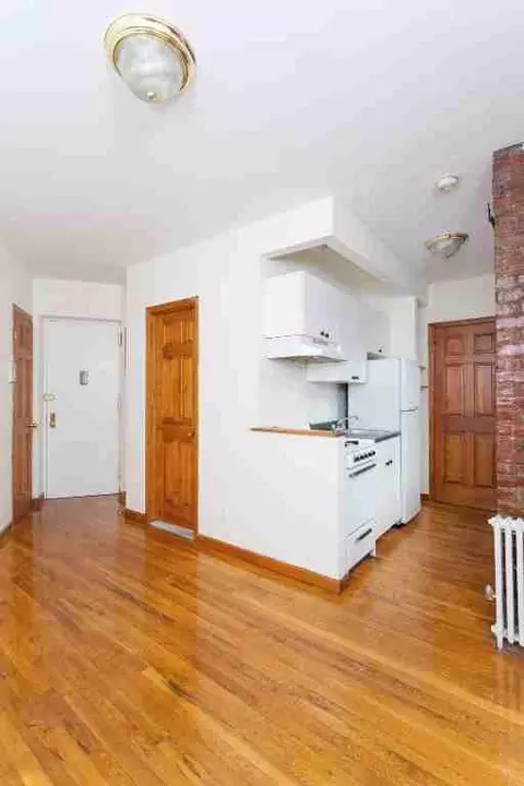 410 E 13th St #4E, New York, NY 10009