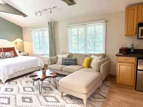 6204 Old Military Rd, Wilmington, NC 28409