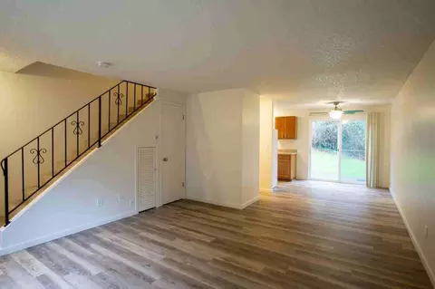 3595 Cedaroak Dr #19, West Linn, OR 97068