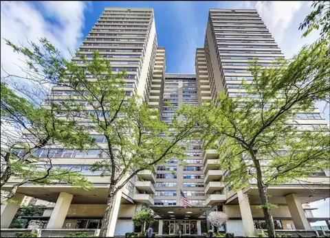 6301 N Sheridan Rd #7C, Chicago, IL 60660