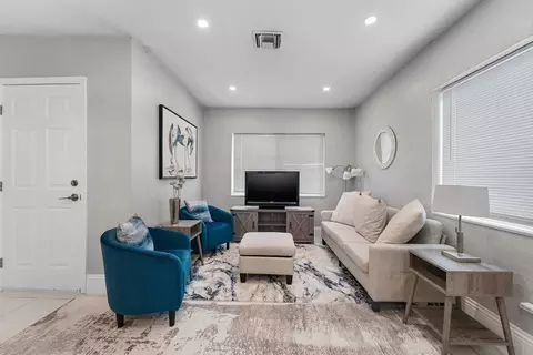 2227 Cody St #1505757P, Hollywood, FL 33020