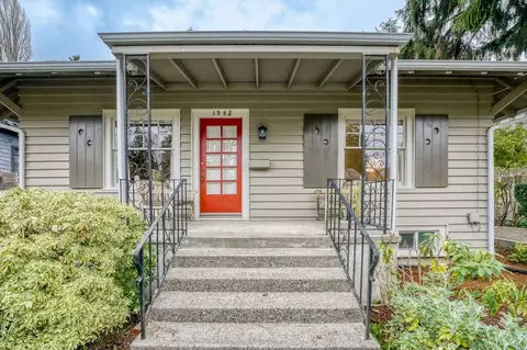 1952 26th Ave E, Seattle, WA 98112