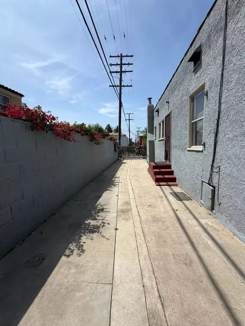 561 E 20th St, Long Beach, CA 90806 photo 21