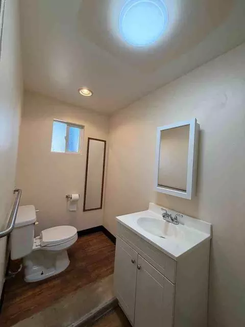 561 E 20th St, Long Beach, CA 90806 photo 17