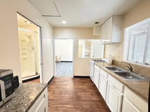 561 E 20th St, Long Beach, CA 90806 photo 12