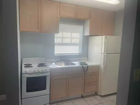 3020 NW 2nd St #3, Pompano Beach, FL 33069