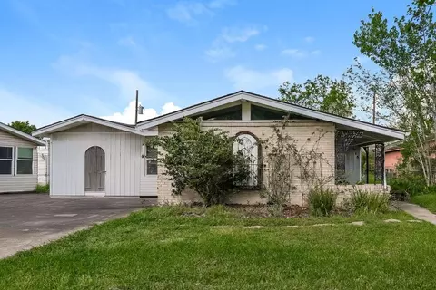 715 Central Ave, Pasadena, TX 77502
