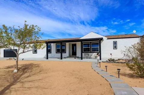 58770 Gerrie Ln, Landers, CA 92285 photo 2