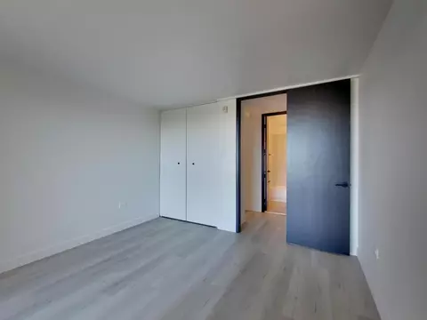 8 Locksley Ave, San Francisco, CA 94122