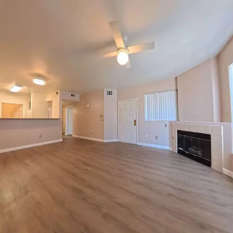 7189 S Durango Dr #202, Spring Valley, NV 89113