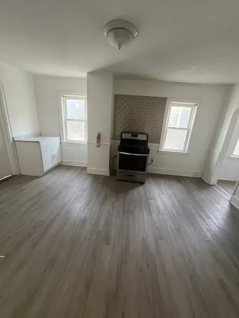24 Fairview St #2, Providence, RI 02908