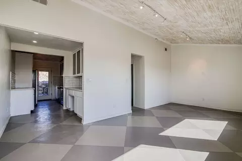 1606 N Stanton St, El Paso, TX 79902