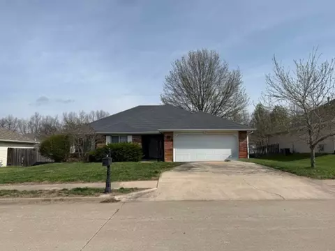 707 Ames Dr, Columbia, MO 65201